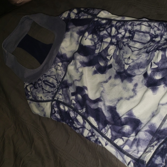 Lululemon Top s. lg Navy/white w/o tag. Clearing closet. - Picture 3 of 4